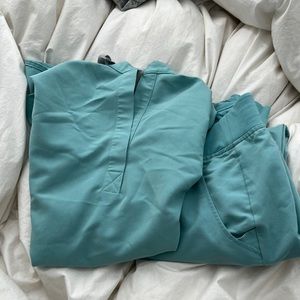 Figs oversized top and jogger set